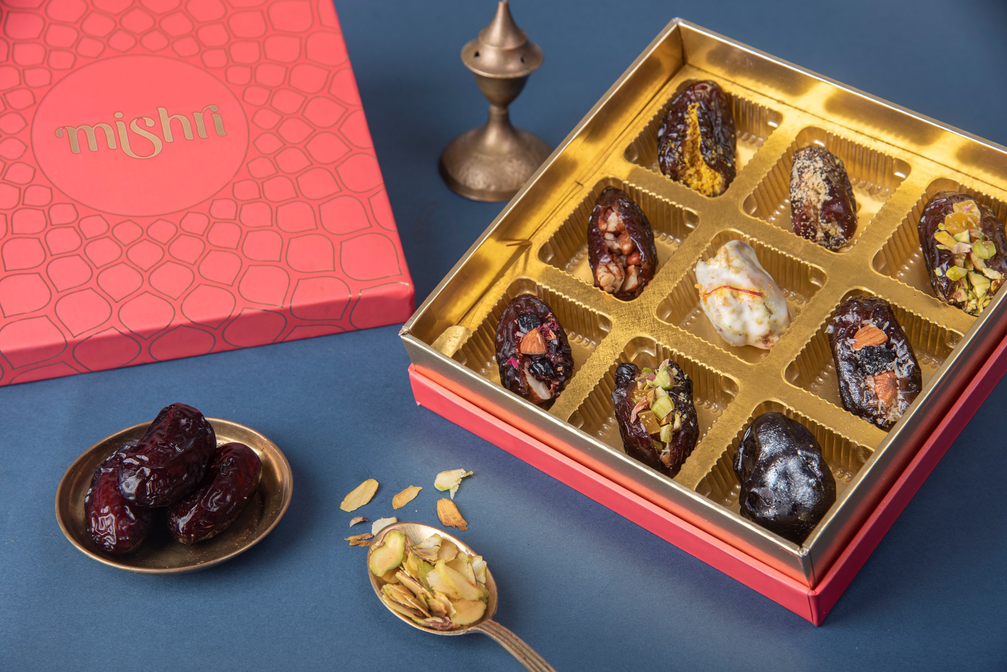 Four Variety Arabian Dates in Wooden Gift Box – Al Safa Eats